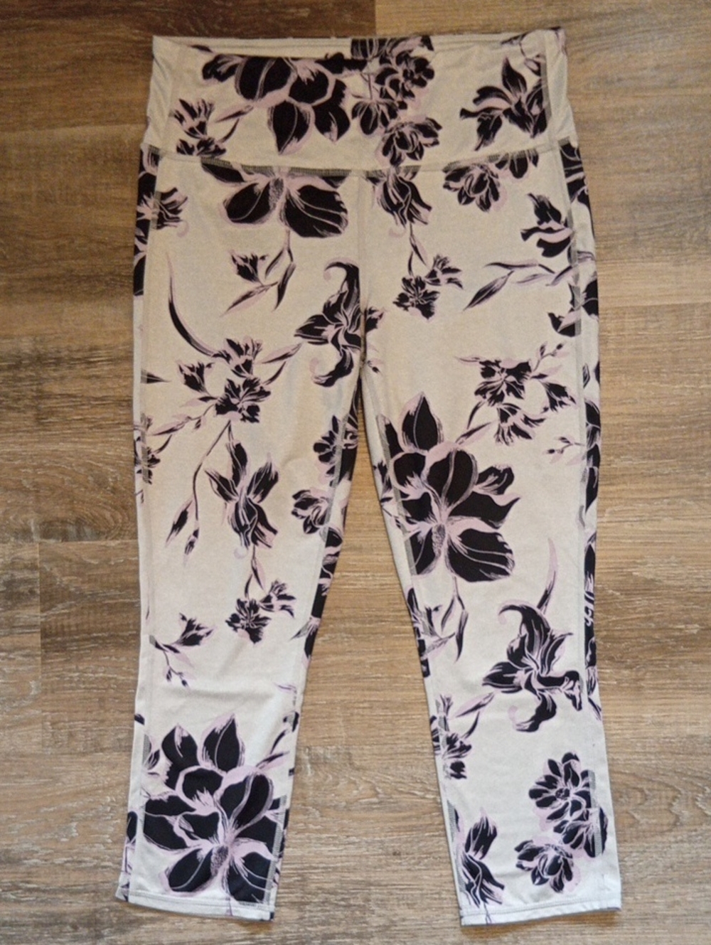 Athleta Botanical Cropped Leggings Size Medium